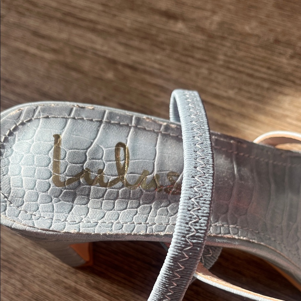 Lulu's Elegant Gray Croc-Patterned Heels - image 2